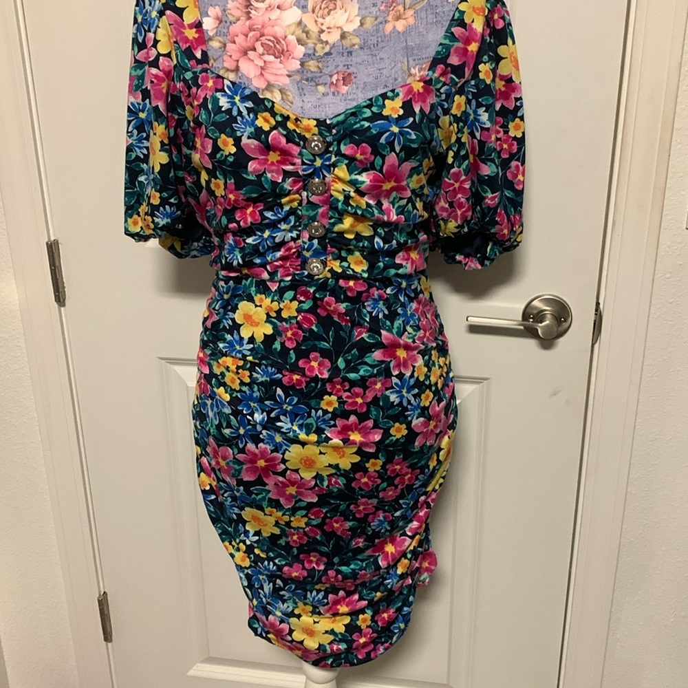 Brand Day G beautiful princess cut midi dress